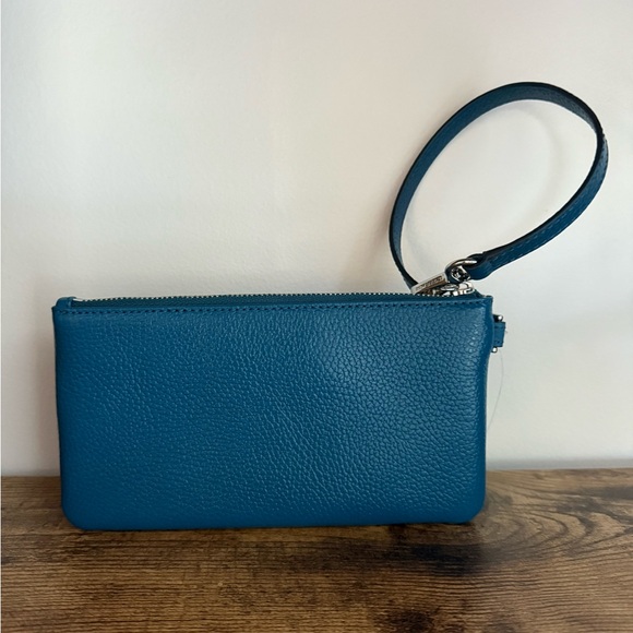 Michael Kora Jet Set Medium Wristlet - Picture 5 of 7